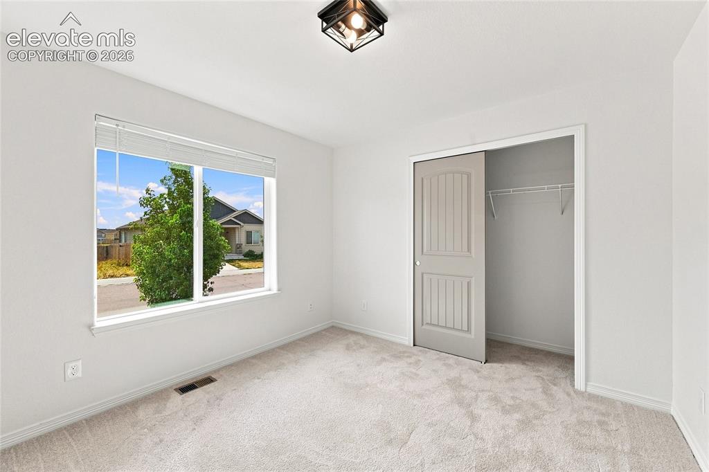 Image 19 of 30: Bedroom