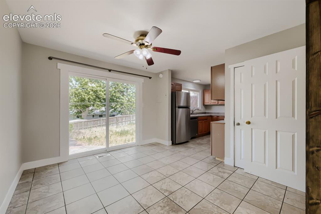 Image 11 of 28: Dining Room