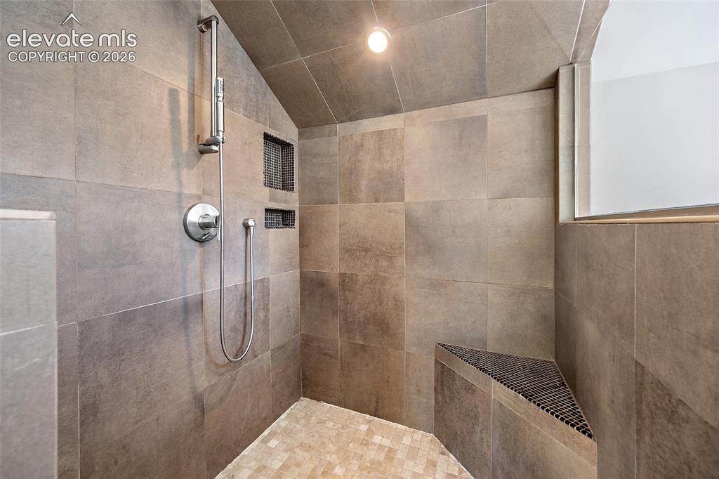 Image 33 of 48: Master Bathroom