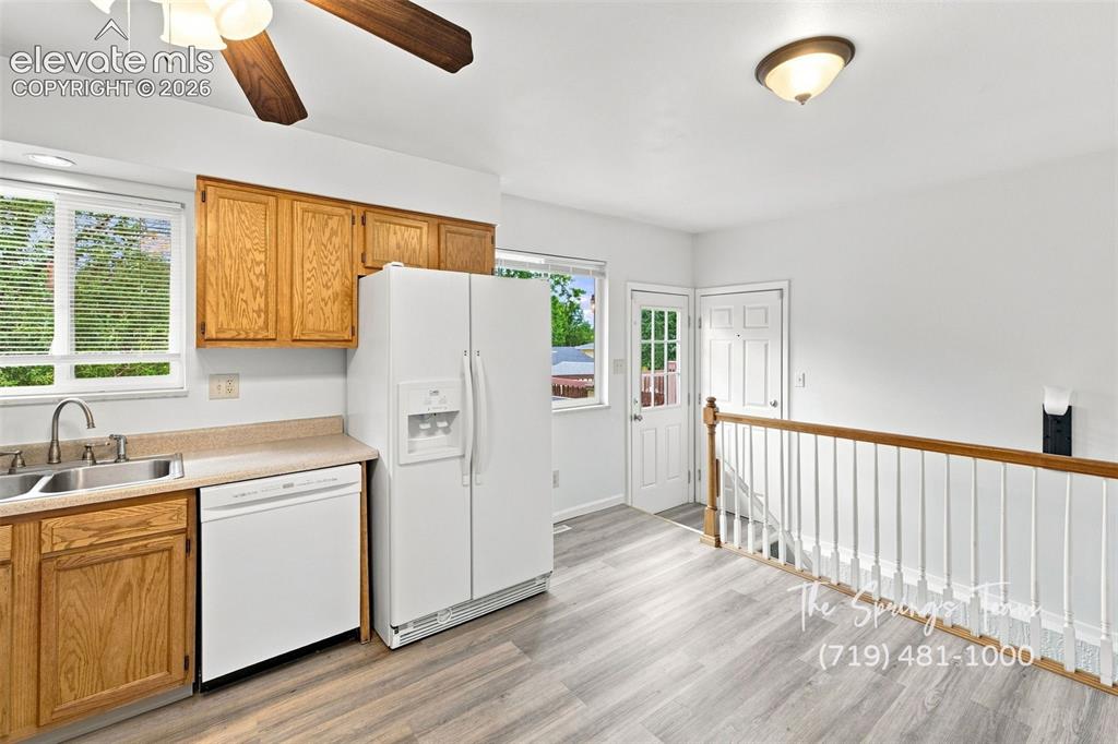 Image 7 of 44: Kitchen