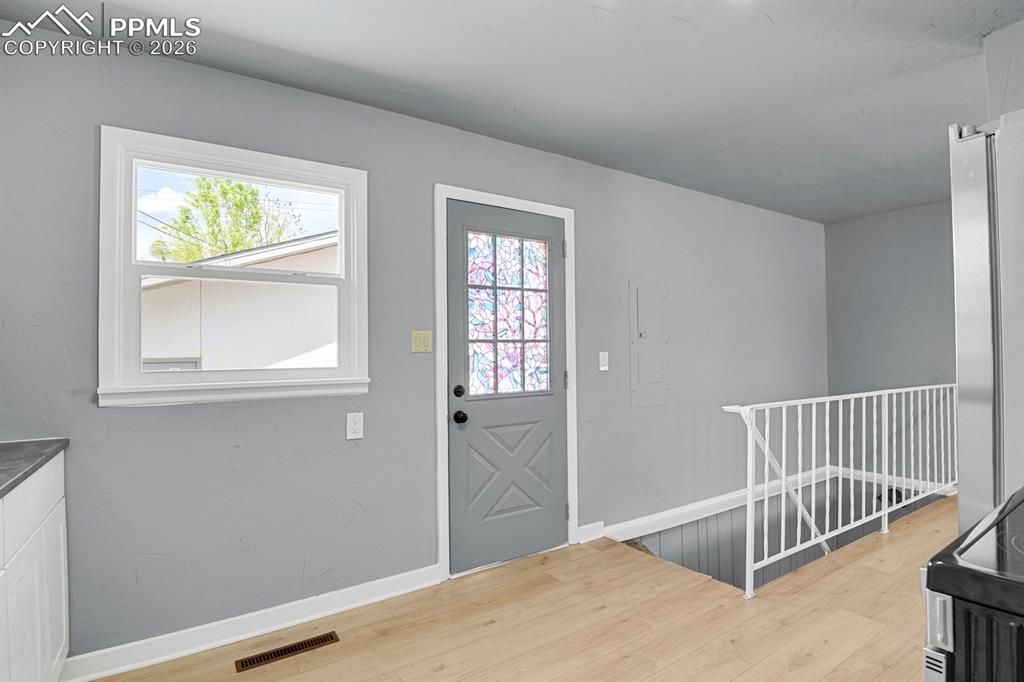 Image 13 of 38: Entry