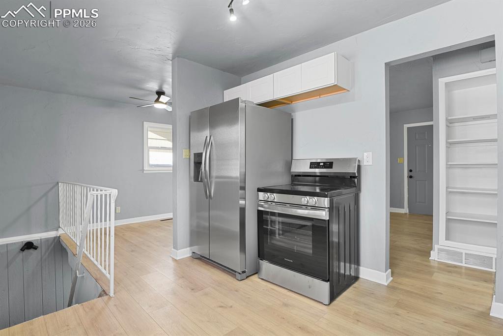 Image 6 of 38: Kitchen