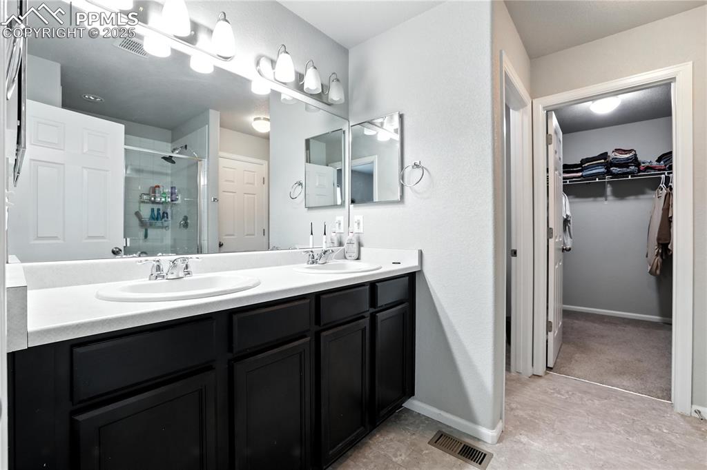 Image 22 of 37: Master Bathroom