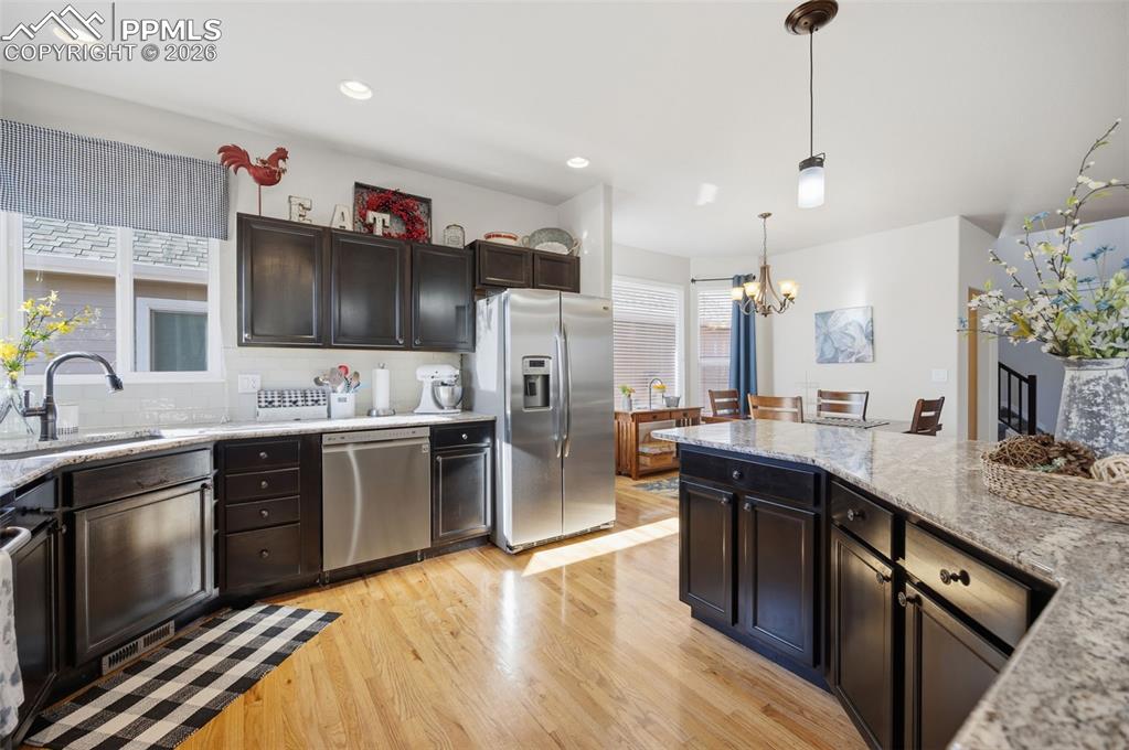 Image 13 of 49: Kitchen