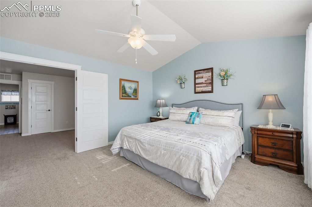 Image 26 of 49: Bedroom