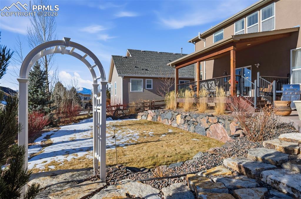 Image 46 of 49: Yard