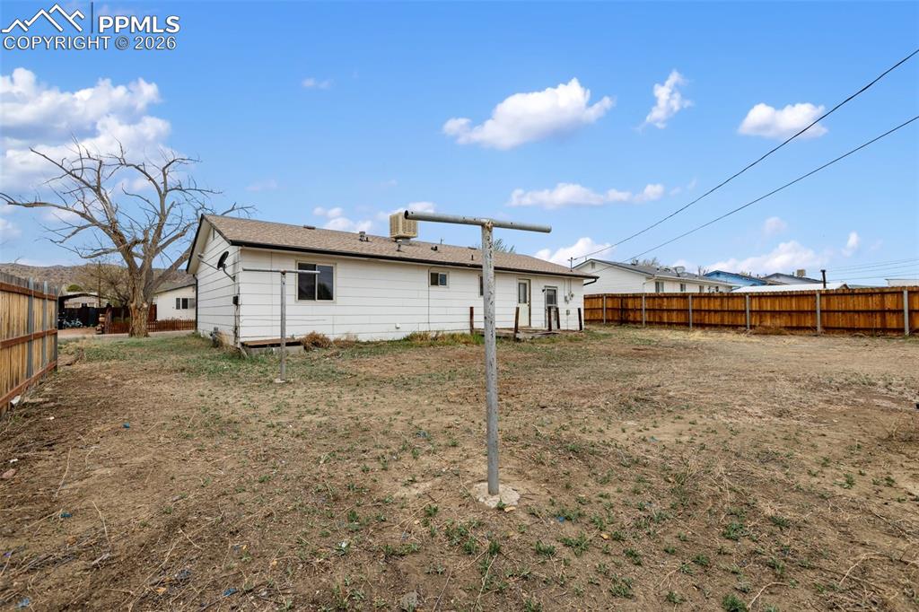 Image 28 of 32: Back of Structure