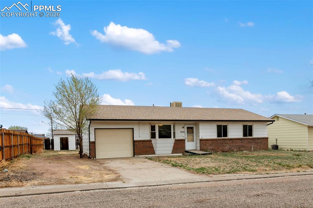 Image 3 of 32: Front of Structure