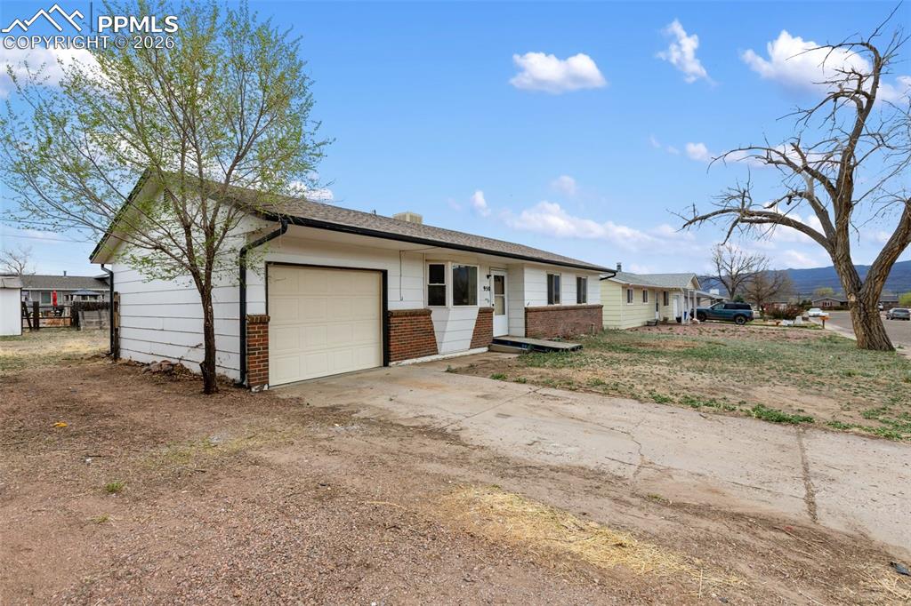 Image 31 of 32: Front of Structure