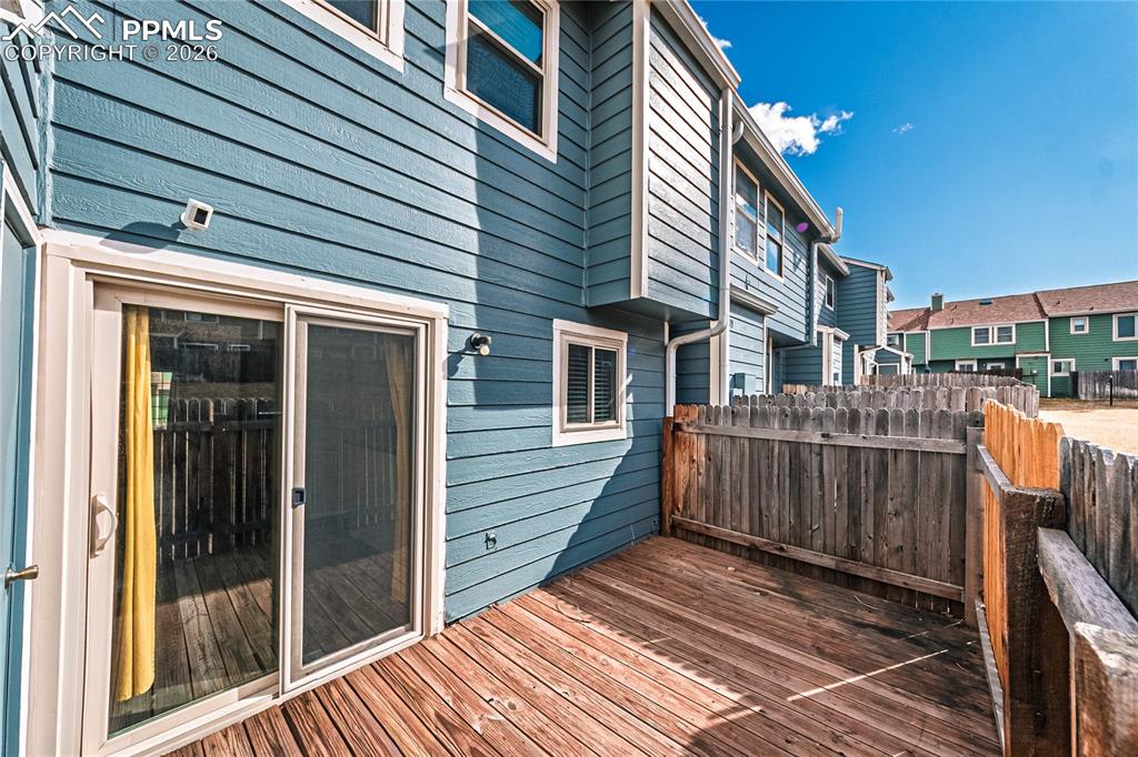 Image 24 of 35: Deck