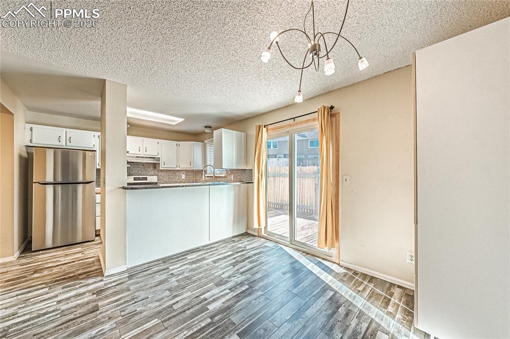 Image 9 of 35: Kitchen