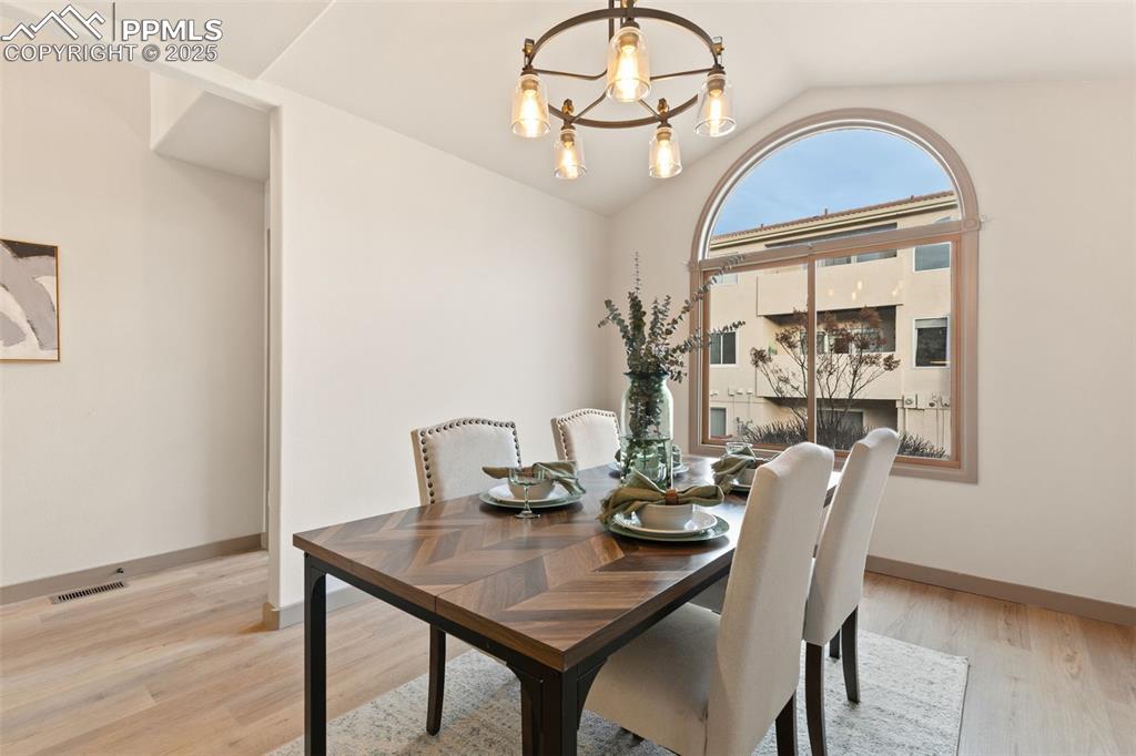 Image 13 of 44: Dining Area