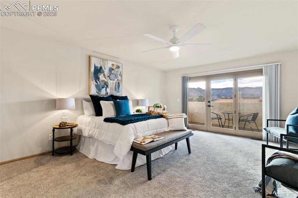 Image 14 of 44: Bedroom