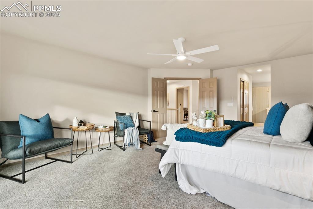 Image 16 of 44: Bedroom