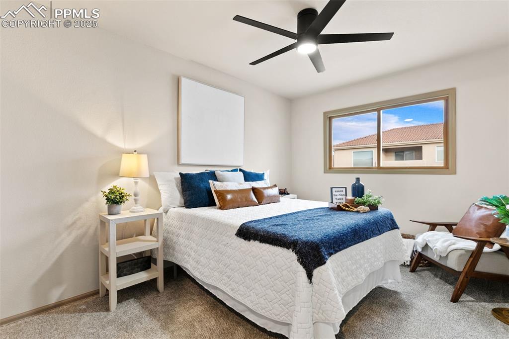 Image 19 of 44: Bedroom