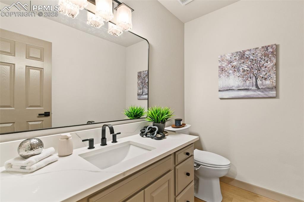 Image 21 of 44: Bathroom