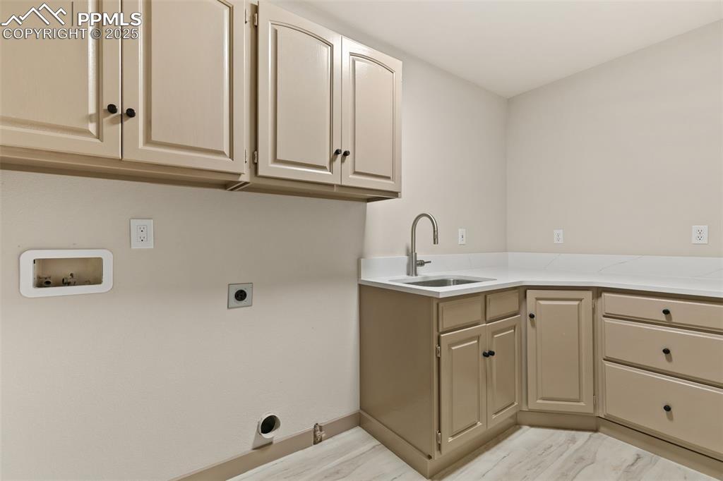 Image 27 of 44: Laundry