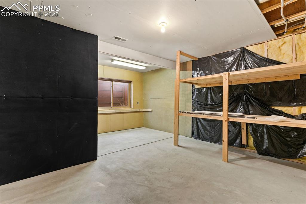 Image 34 of 44: Storage