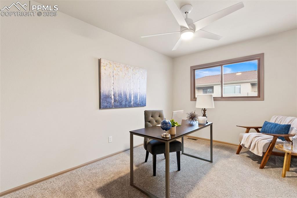 Image 36 of 44: Office