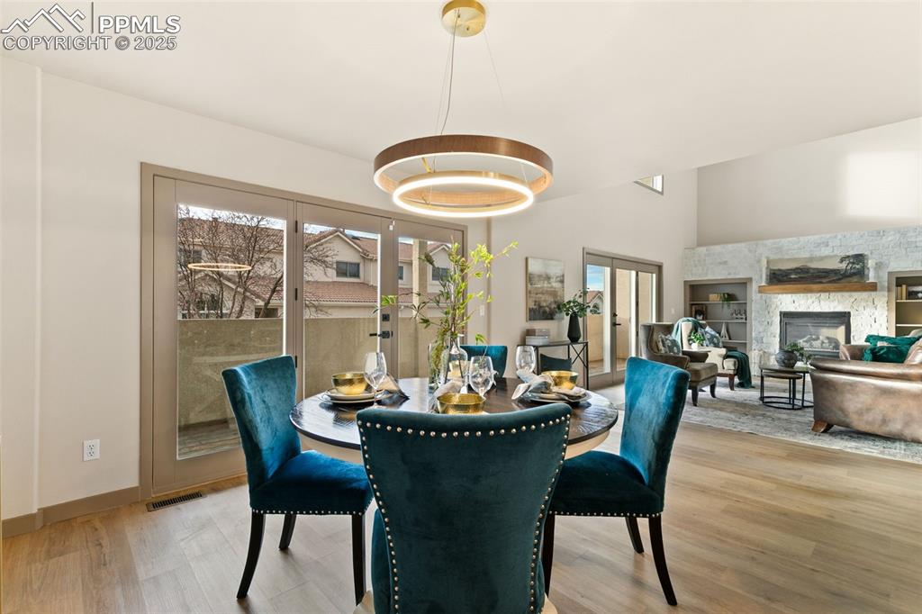 Image 4 of 44: Dining Area