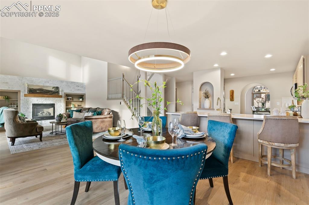 Image 5 of 44: Dining Area