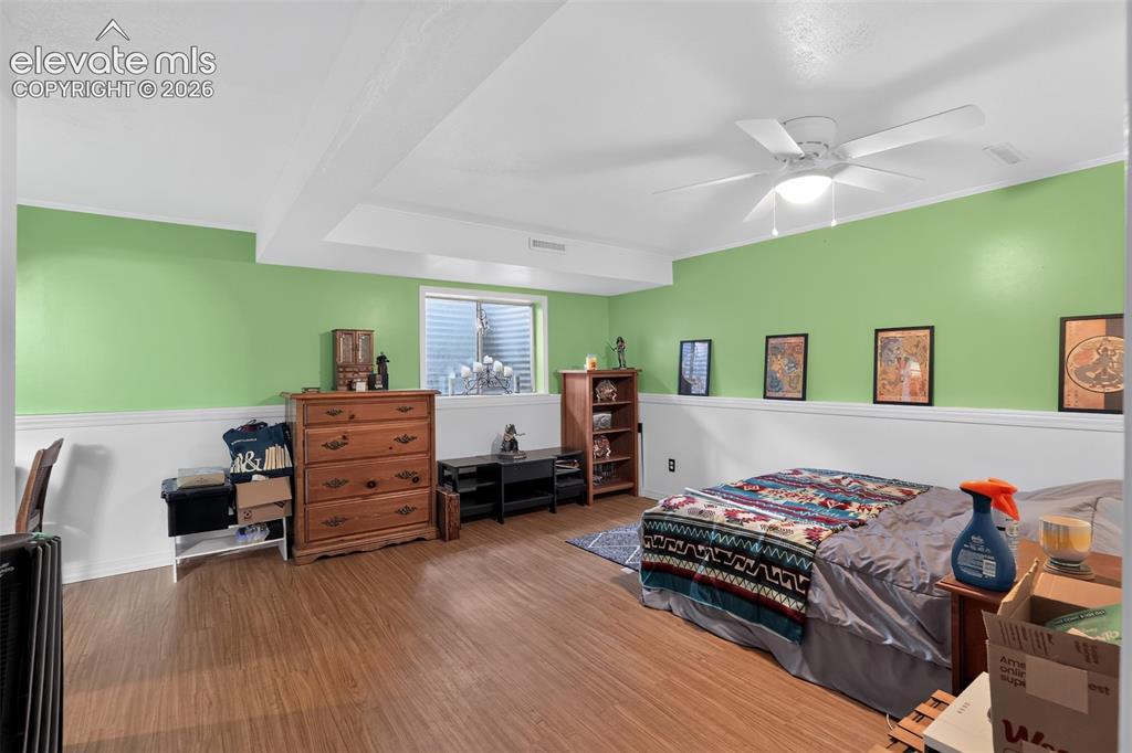 Image 11 of 30: Bedroom