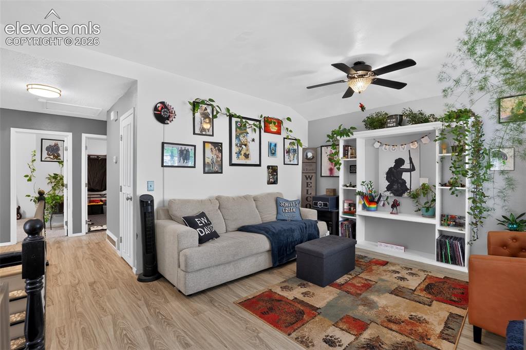 Image 5 of 30: Living Room
