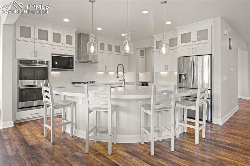 Image 13 of 50: Kitchen