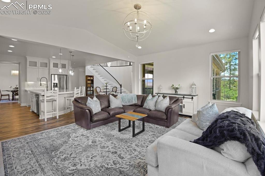 Image 18 of 50: Living Room