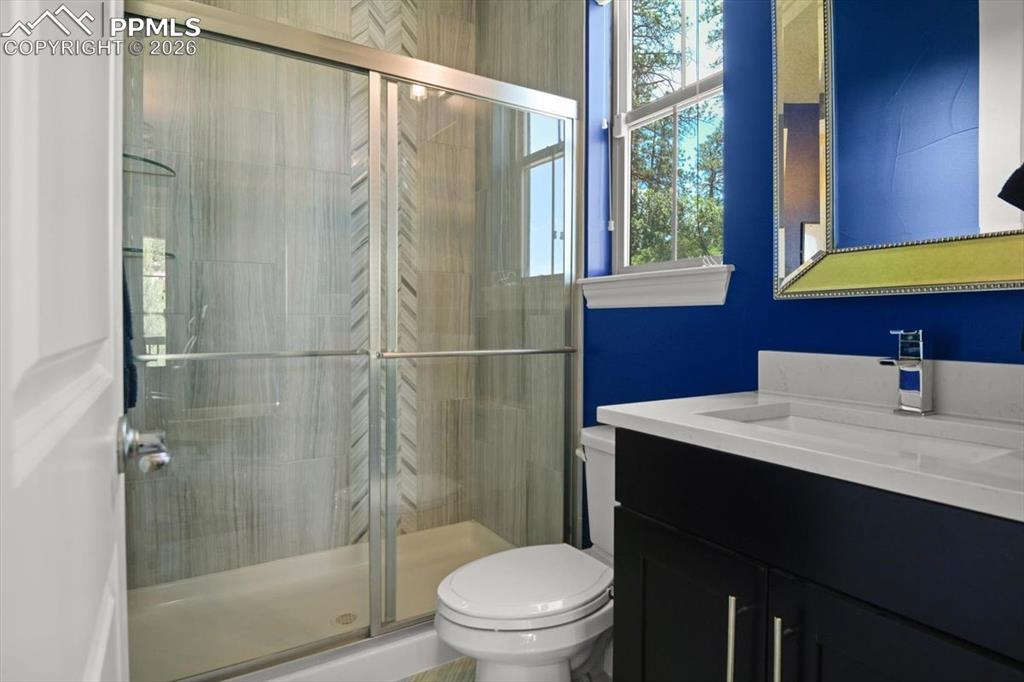 Image 30 of 50: Bathroom