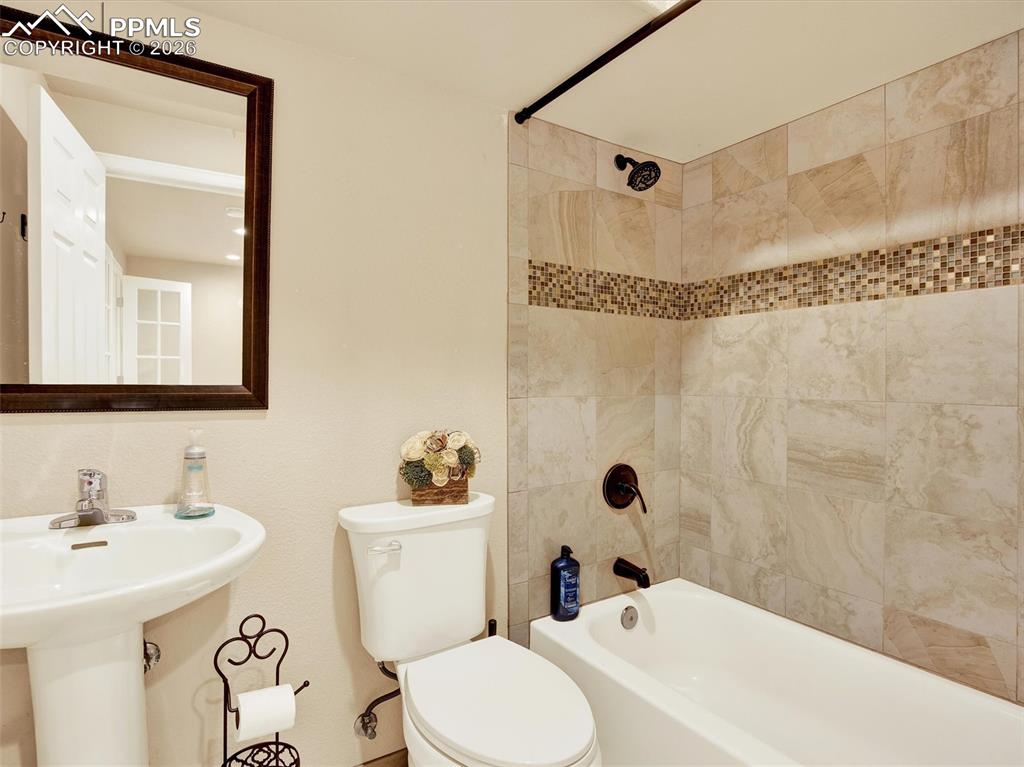 Image 34 of 49: Basement Jr Primary suite bathroom