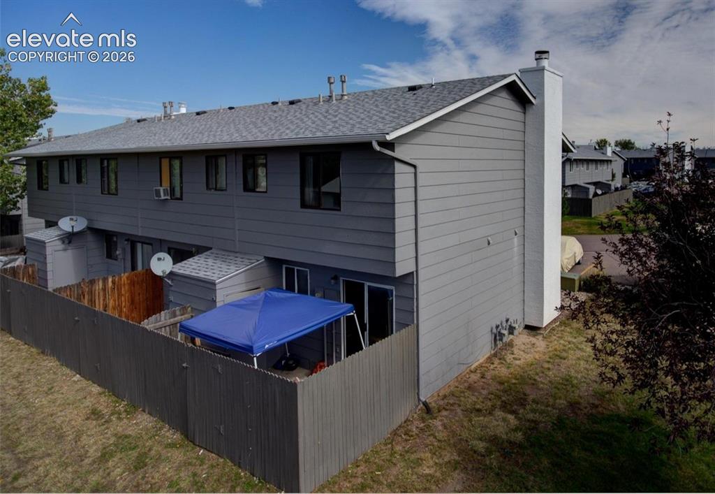 Image 15 of 17: Back of Structure