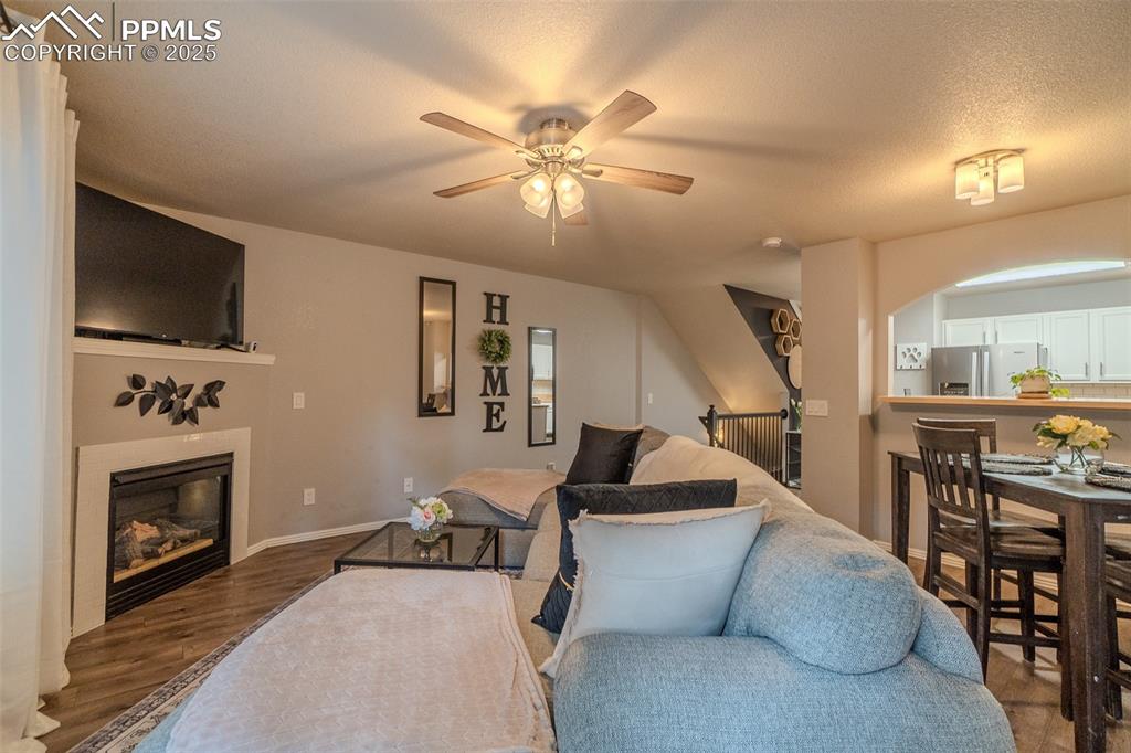 Image 10 of 28: Living Room