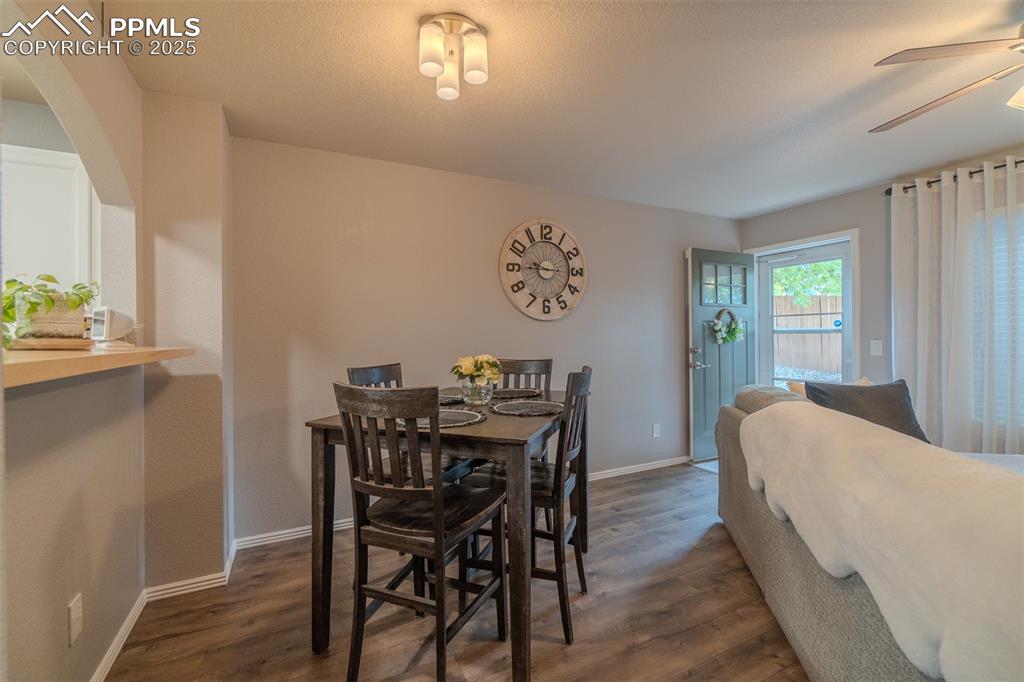 Image 11 of 28: Dining Area