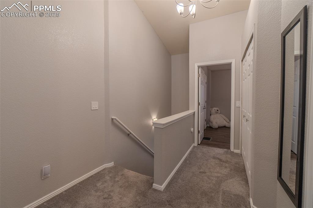 Image 13 of 28: Upstairs hallway