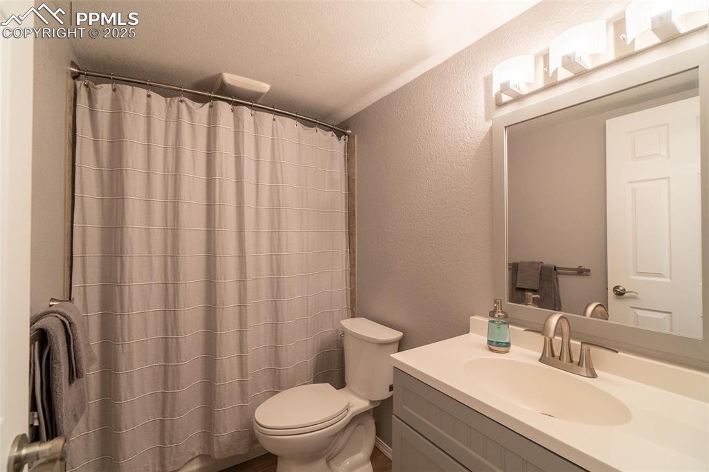 Image 21 of 28: Basement full bathroom 