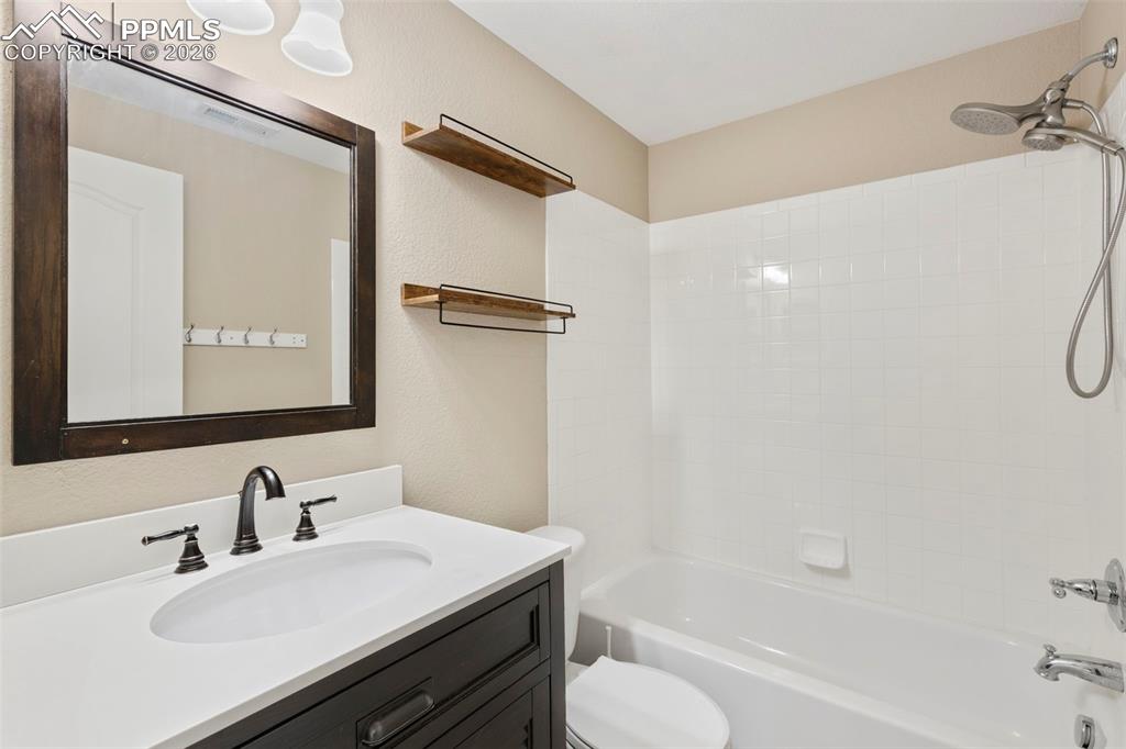 Image 22 of 31: Basement full bath