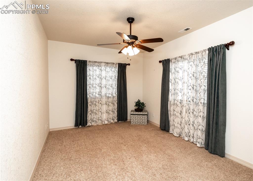 Image 28 of 40: Basement Wet bar