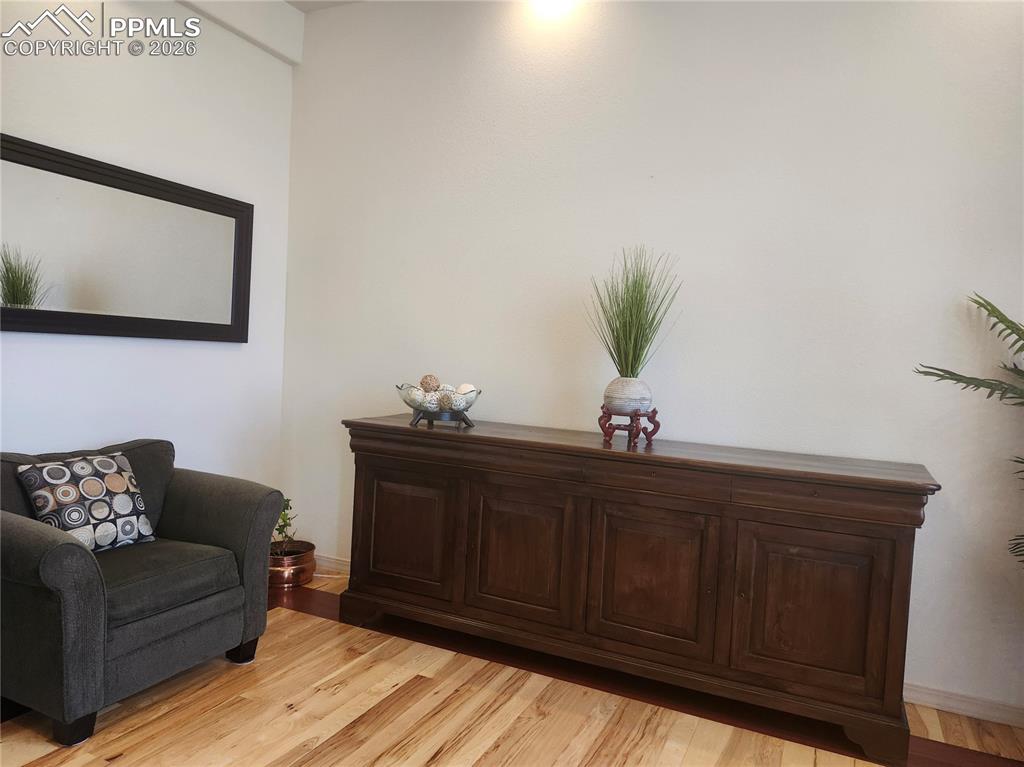 Image 6 of 40: Entry