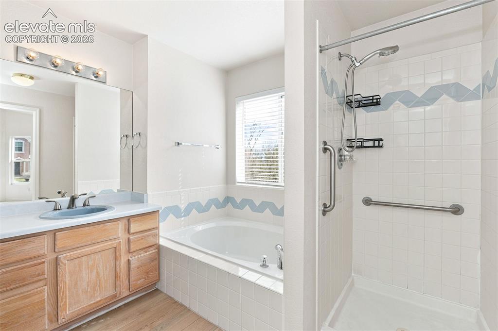 Image 13 of 22: Bathroom