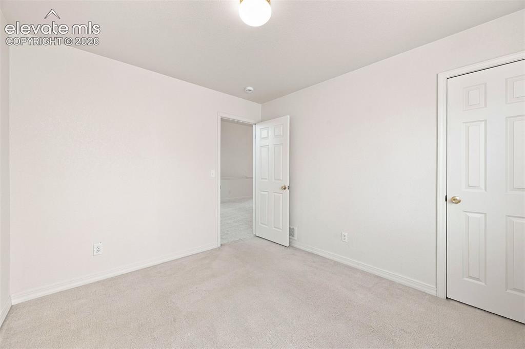 Image 14 of 22: Bedroom