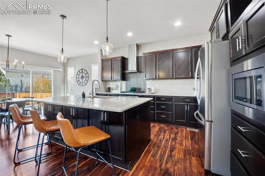 Image 13 of 50: Kitchen