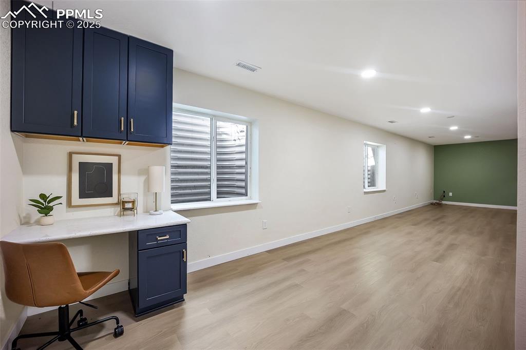 Image 38 of 50: Family Room