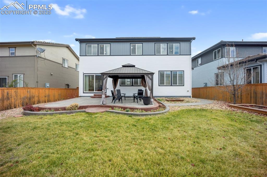 Image 43 of 50: Backyard