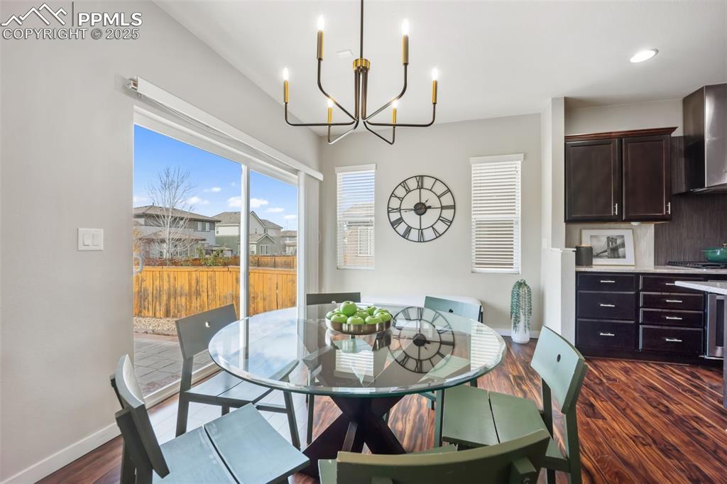 Image 9 of 50: Dining Area