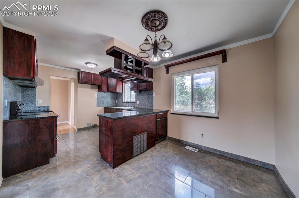 Image 12 of 42: Kitchen