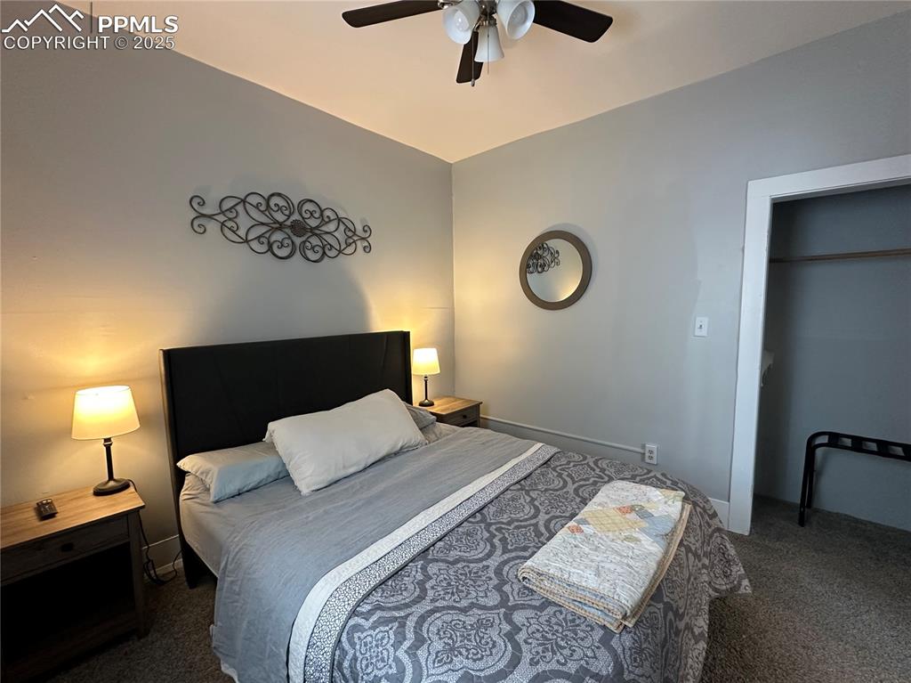 Image 15 of 16: Bedroom