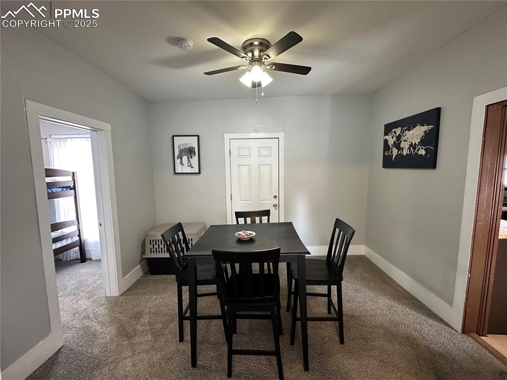 Image 4 of 16: Dining Area