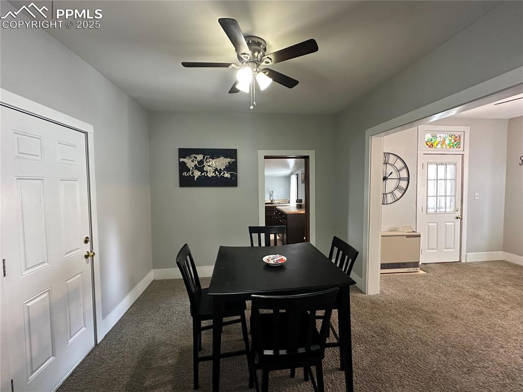 Image 5 of 16: Dining Area