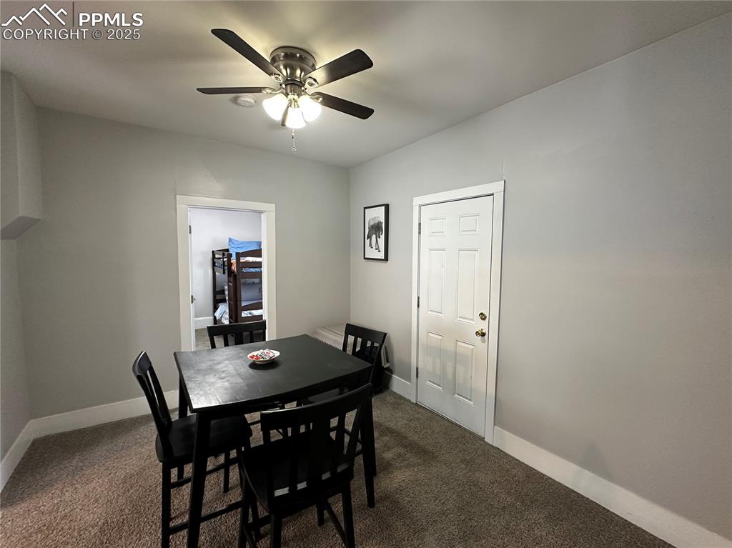 Image 6 of 16: Dining Area